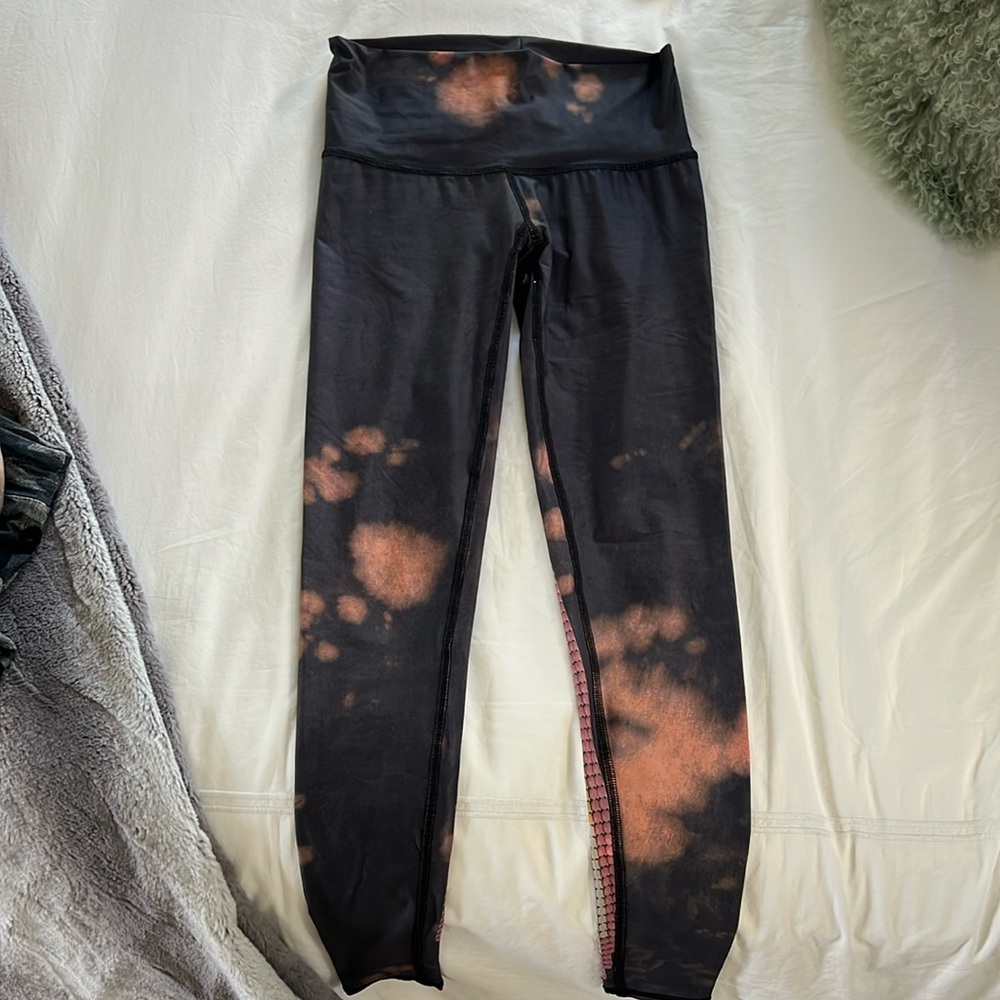 Teeki Leggings | Feather